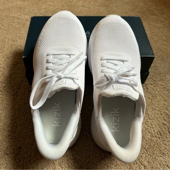 Kizik Athens Hands-Free Sneaker in White Size Women 7 / Men 5.5 - Picture 9 of 16